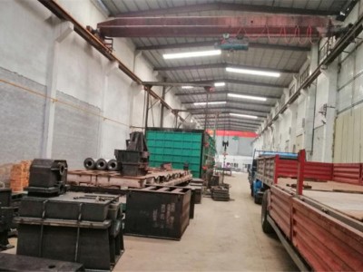 特大型打砂設(shè)備，對(duì)所有特大型金屬件表面打砂清除表面雜質(zhì)