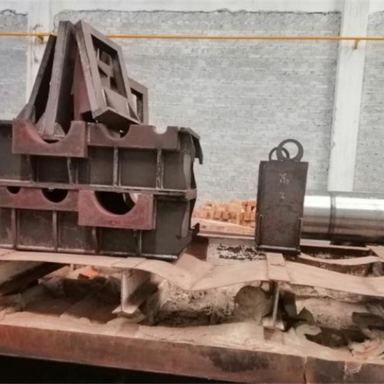 特大型打砂設(shè)備，對所有特大型金屬件表面打砂清除表面雜質(zhì)