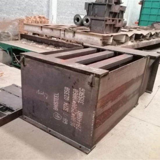 特大型打砂設(shè)備，對(duì)所有特大型金屬件表面打砂清除表面雜質(zhì)